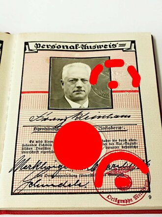 Mitgliedsbuch für einen Angehörigen der NSDAP datiert 1936