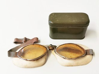 Frankreich 2.Weltkrieg, Kradmelderbrille in Dose. So auch von Deutschen Truppen getragen, sieht man immer wieder auf originalen Fotos. Gummi z.T. verklebt