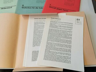 Lehrmittelsammlung aus den 70iger Jahren "Terror und Widerstand 1933-1945" Nicht auf Vollständigkeit uberprüft