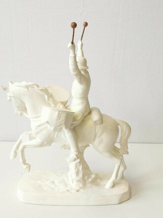 Kesselpauker zu Pferd, Porzellanfigur der Firma Hertwig & Co., Katzhütte. Keine Beschädigung erkennbar, Höhe ca. 40cm