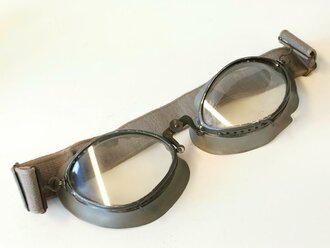 Brille für Kradmelder der Wehrmacht, wenig gebrauchtes Set in sehr gutem Zustand, datiert 1940, die Dose leicht verbeult