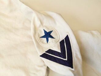 Kriegsmarine, weisses Hemd für Mannschaften, Sitz des Brustadlers deutlich sichtbar