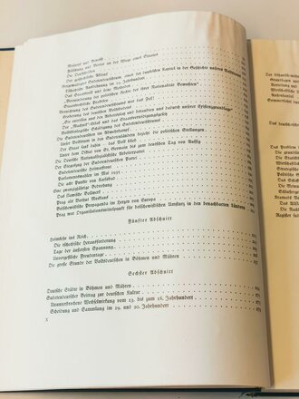 "Aus dem ersten ins Dritte Reich"Deutsches Ringen um den böhmischen Raum. Herausgegeben von Gauleiter Professor Rudolf Jung, verfasst von Adalbert Forstreuter unter Mitarbeit von Kurt Maßmann. Mit 164 Abbildungen auf 359 Seiten