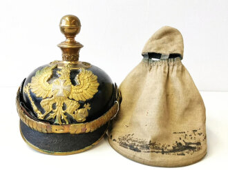 Preußen, Pickelhaube für Reserveoffiziere der Artillerie mit zugehörigem, feldgrauen Überzug.