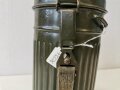 Gasmaskendose Modell 1938 datiert 1939 in sehr gutem Zustand, alt überlackiert ?