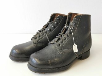 Paar Halbschuhe aus der Zeit des 2.Weltkrieges Marke "Der gute Steischuh" Sicherlich nicht für die Wehrmacht produziert, eher für RAD, OT und dergleichen. Sohlenlänge 28cm