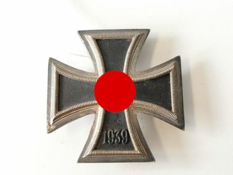 Eisernes Kreuz 1.Klasse 1939, Hersteller L/19, nicht magnetisch, die schwärzung des Hakenkreuz ca.50% erhalten