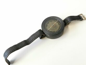 Luftwaffe Armkompass AK39 Bauart Kadlec, das Armband ist eine neuzeitliche Kopie
