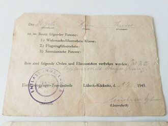 Personalausweis "Ist berechtigt das Abzeichen für Hilfskrankenträger zu tragen" datiert Mai 1944