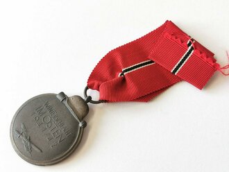 Medaille Winterschlacht im Osten am Band, in Tüte von Walter & Henlein Gablonz