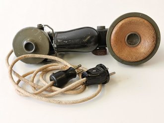 1. Weltkrieg, eiserner Armeefernsprecher in gutem Zustand, Funktion nicht geprüft, ein Stecker unrichtig ergänzt