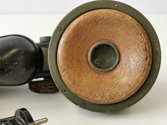 1. Weltkrieg, eiserner Armeefernsprecher in gutem Zustand, Funktion nicht geprüft, ein Stecker unrichtig ergänzt