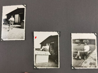 Reichsarbeitsdienst Fotoalbum mit Ärmelstreifen "W" ( Westwall ) für Offiziere. 146 Fotos, davon auch etliche vom weiblichen Arbeitsdienst