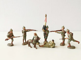 1. Weltkrieg Elastolin, 8 Figuren aus der 10cm Serie, feldgraue Darstellend