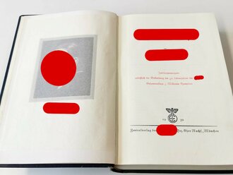 Adolf Hitler "Mein Kampf" Jubiläumsausgabe von 1939, der Einband abgegriffen