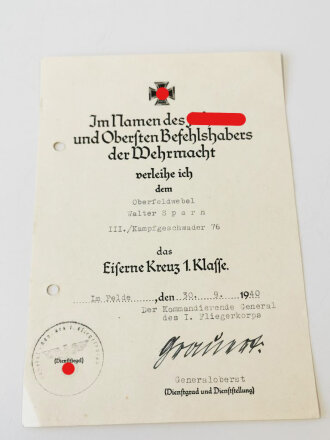 Luftwaffe, Verleihungsurkunden und Flugbuch eines Angehörigen Kampfgeschwader 76, das Flugbuch mit 551 Flügen, davon 88 Feindflüge unter anderem mit DO17 über England.