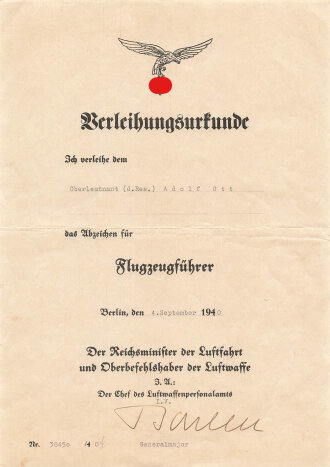 Verleihungsurkunde zum Abzeichen für Flugzeugführer, ausgestellt 1940. DIN A4, gefaltet, sonst sehr gut