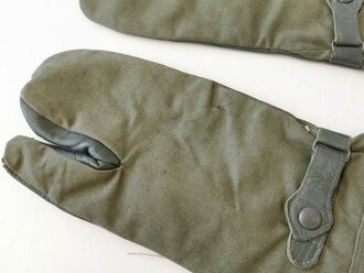 Paar Handschuhe für Kradmelder der Wehrmacht, sehr gut erhaltenes Paar datiert 1944.