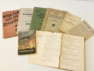 Konvolut Dienstvorschriften Wehrmacht, nicht auf Vollständigkeit und Zustand überprüft