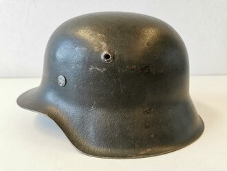 Heer, Stahlhelm M42. Originallack, das Innenfutter...