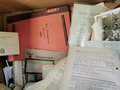 Eine Kiste voll Papiere und Dokumente aller Art. Militär, Zivil, 2.Weltkrieg, davor und danach. Fundgrube, mehr als 5 Kilo