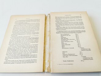 "Der Dienst des deutschen Wehrmachtsapothekers im Heere, in der Kriegsmarine und in der Luftwaffe" 371 Seiten, Buchrücken löst sich, datiert 1942