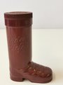 "Puder Stiefel" aus rotbrauner Pressmasse, Höhe 12cm