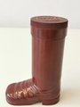 "Puder Stiefel" aus rotbrauner Pressmasse, Höhe 12cm