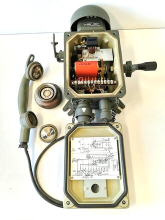 Festungsfernsprecher 38 mit Handapparat datiert 1941, komplett überarbeitetes Stück, der Handapparat original lackiert, nach A
