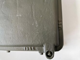 Fernsprechbauzeug und Nachrichtensondergerät der Landesbefestigung, Großer Batteriekasten datiert 1941, überlackiertes Stück