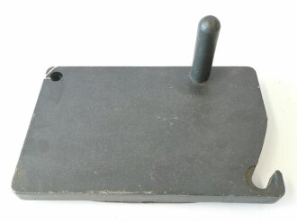 Schwere Verschlussklappe oder Panzerplatte, Herkunft mir unbekannt, wiegt 10kg neu lackiert