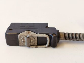 Anschlußstecker mit Kabel für Handapparat zum Feldfernsprecher 33 der Wehrmacht datiert 1942