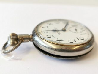 Preußische Fliegertruppe im 1. Weltkrieg, Fliegeruhr " Eigentum der Fliegertruppen" Hersteller "F.W.Kreis Berlin" Rückseitige Gravur "F L Z." Läuft, bleibt aber bei Bewegung stehen.