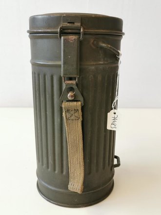 Gasmaskendose M30 Wehrmacht datiert 1937, original lackiert