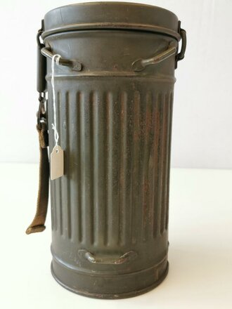 Gasmaskendose M30 Wehrmacht datiert 1937, original lackiert