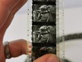 34mm UFA Kinderkino Film in der originalen Umverpackung, Beschriftung nicht mehr vorhanden, der Film fängt mit Scharfschützen an