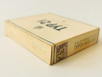 Pack "Typ 2 1/2 Auslese" Zigaretten, ungeöffnet, Steuerbanderole mit Hakenkreuz