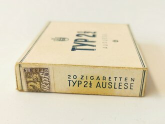 Pack "Typ 2 1/2 Auslese" Zigaretten, ungeöffnet, Steuerbanderole mit Hakenkreuz