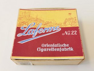 Pack "Laferme" Zigaretten, ungeöffnet, Steuerbanderole mit Hakenkreuz