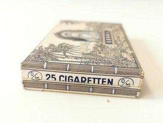 Pack "Serail Format E" Zigaretten, ungeöffnet, Steuerbanderole mit Hakenkreuz
