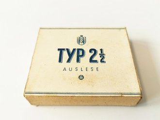 Pack "Typ 2 1/2 Auslese" Zigaretten, ungeöffnet, Steuerbanderole mit Hakenkreuz