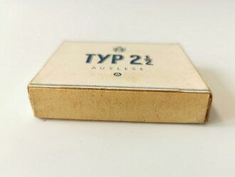 Pack "Typ 2 1/2 Auslese" Zigaretten, ungeöffnet, Steuerbanderole mit Hakenkreuz