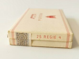 Pack "Regie 4" Zigaretten, ungeöffnet, Steuerbanderole mit Hakenkreuz