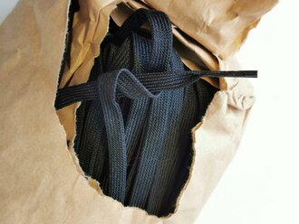 Paket Schuhriemen schwarz mit Metallverstärkten Enden, 100cm. Mit der originalen Umverpackung , aus altem Fabrikbestand