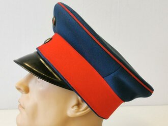 Kaiserreich, Schirmmütze für Offiziere in gutem Zustand, etwas aus der Form geraten, Kopfgrösse 56 1/2