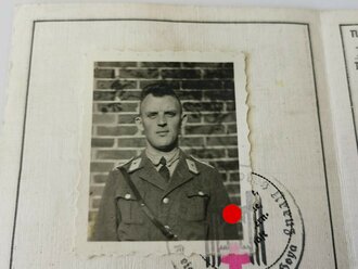 Deutsches Rotes Kreuz, Personal Ausweis und Verleihungsurkunde zur Auszeichnungsborte eines Angehörigen aus Twistringen