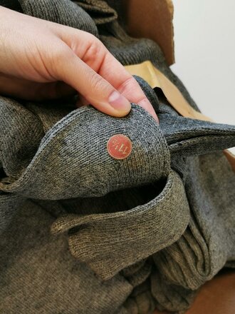 30 Paar feldgraue Socken aus der Zeit des 2.Weltkrieg