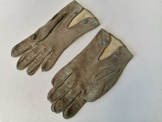 Paar Handschuhe für Offiziere aus Wildleder,...