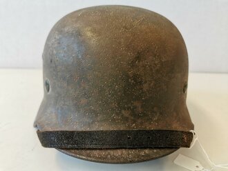 Luftwaffe, Stahlhelm Modell 1935 mit beiden Abzeichen. Das Innenfutter original verbaut, Domstempel