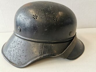 Luftschutz Stahlhelm,  guter Zustand, überlackiertes Stück